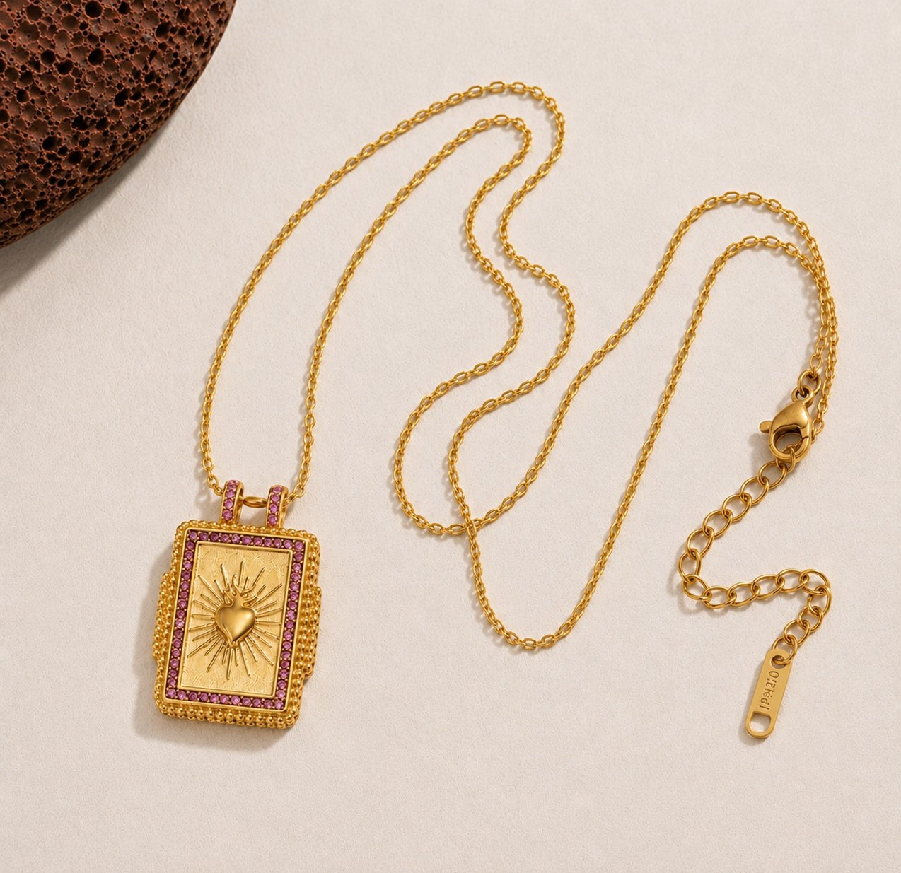 Collar Sacred Heart