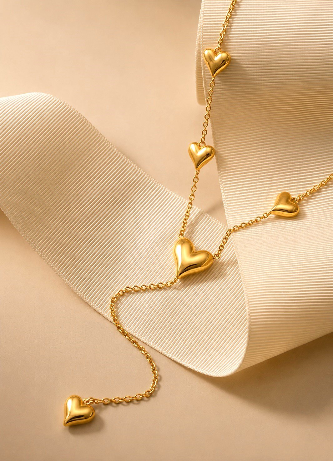 Collar Noemi Gold