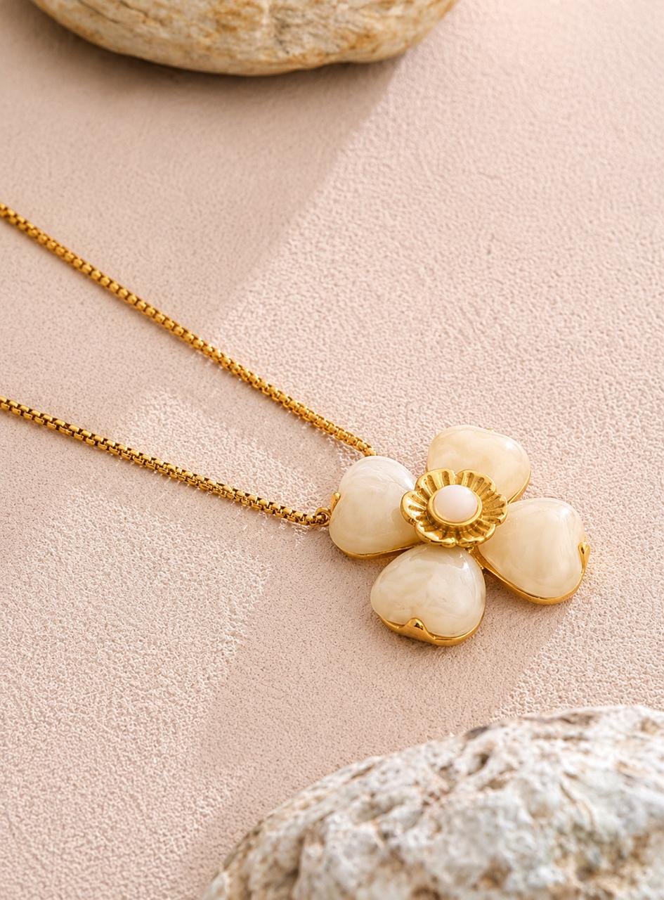Collar Blossom Off White